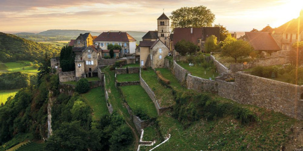 Tourisme en Bourgogne-Franche-Comté : découvrez la beauté des montagnes du Jura